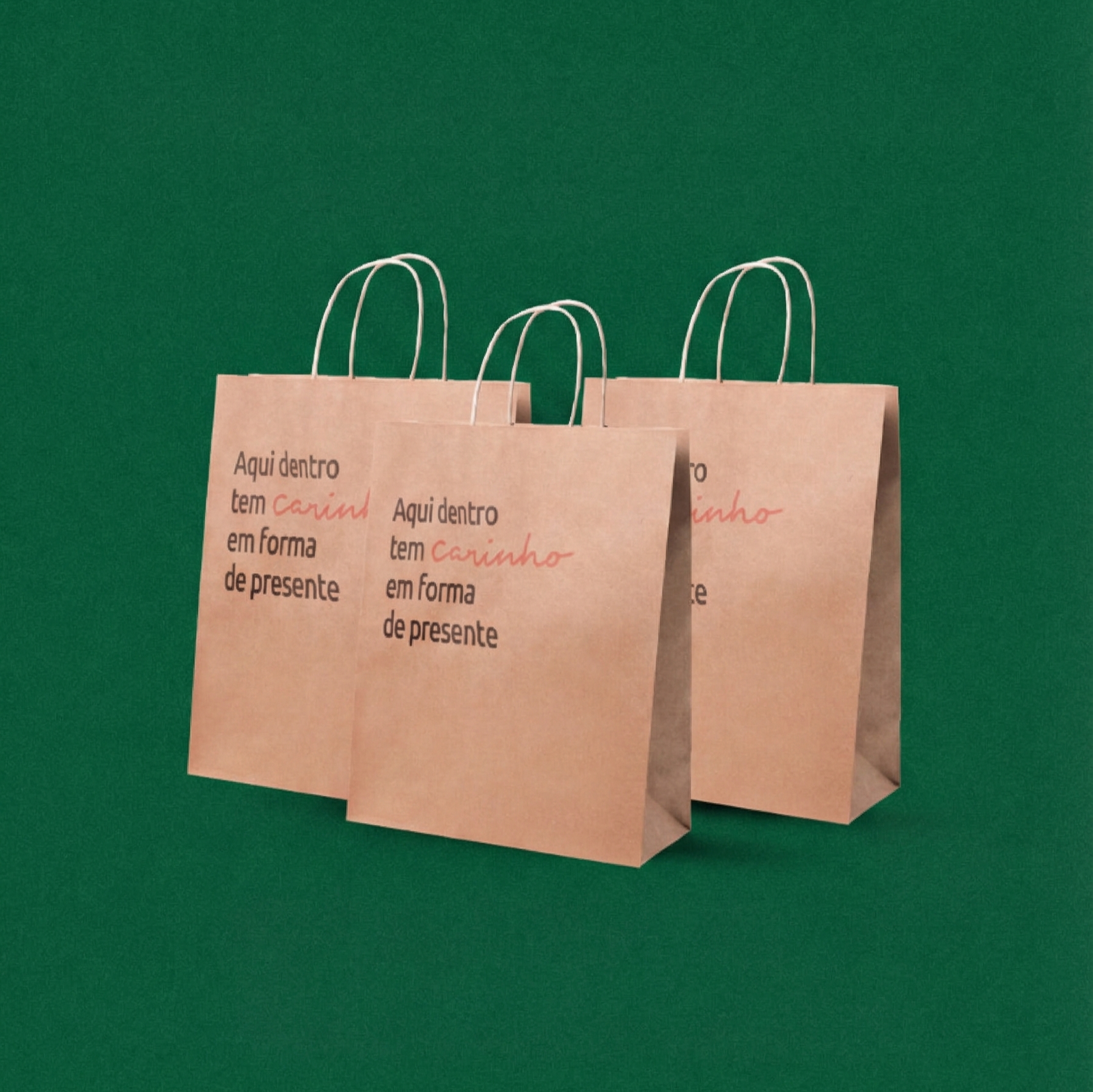 Sacolas Aqui tem Carinho